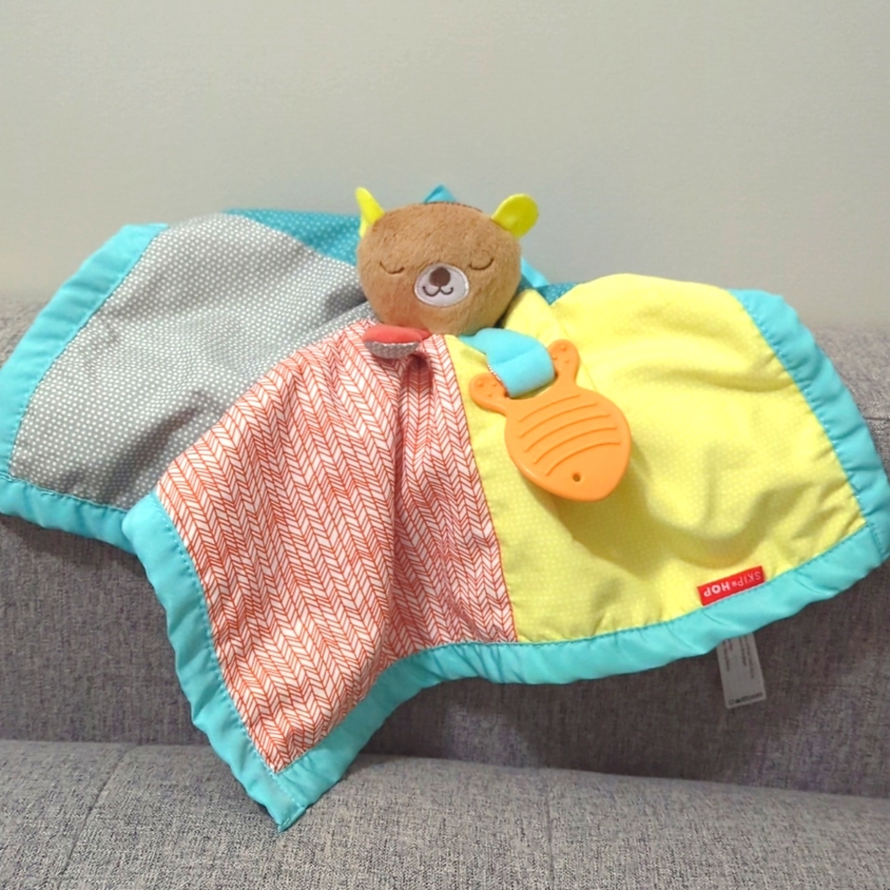 Skip Hop security blanket plush with a teether. Like new condition. Plush Bear.